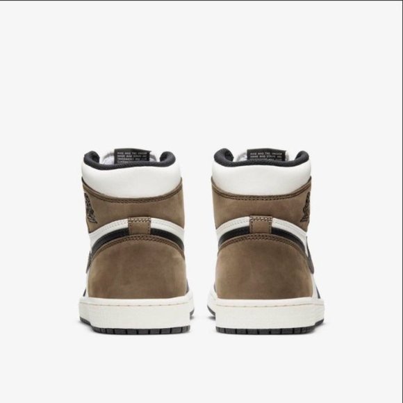 Air Jordan 1 Retro High OG - Dark Mocha - Picture 6 of 11